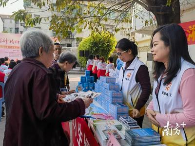 擦亮'志愿湘橋'品牌，湘橋區(qū)學(xué)雷鋒全民志愿服務(wù)月活動(dòng)啟動(dòng)